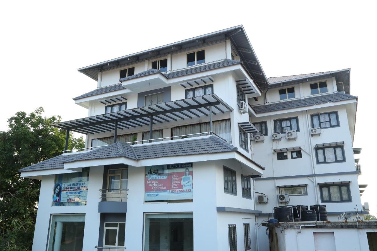 Hazmi Inn Perintalmanna Bagian luar foto